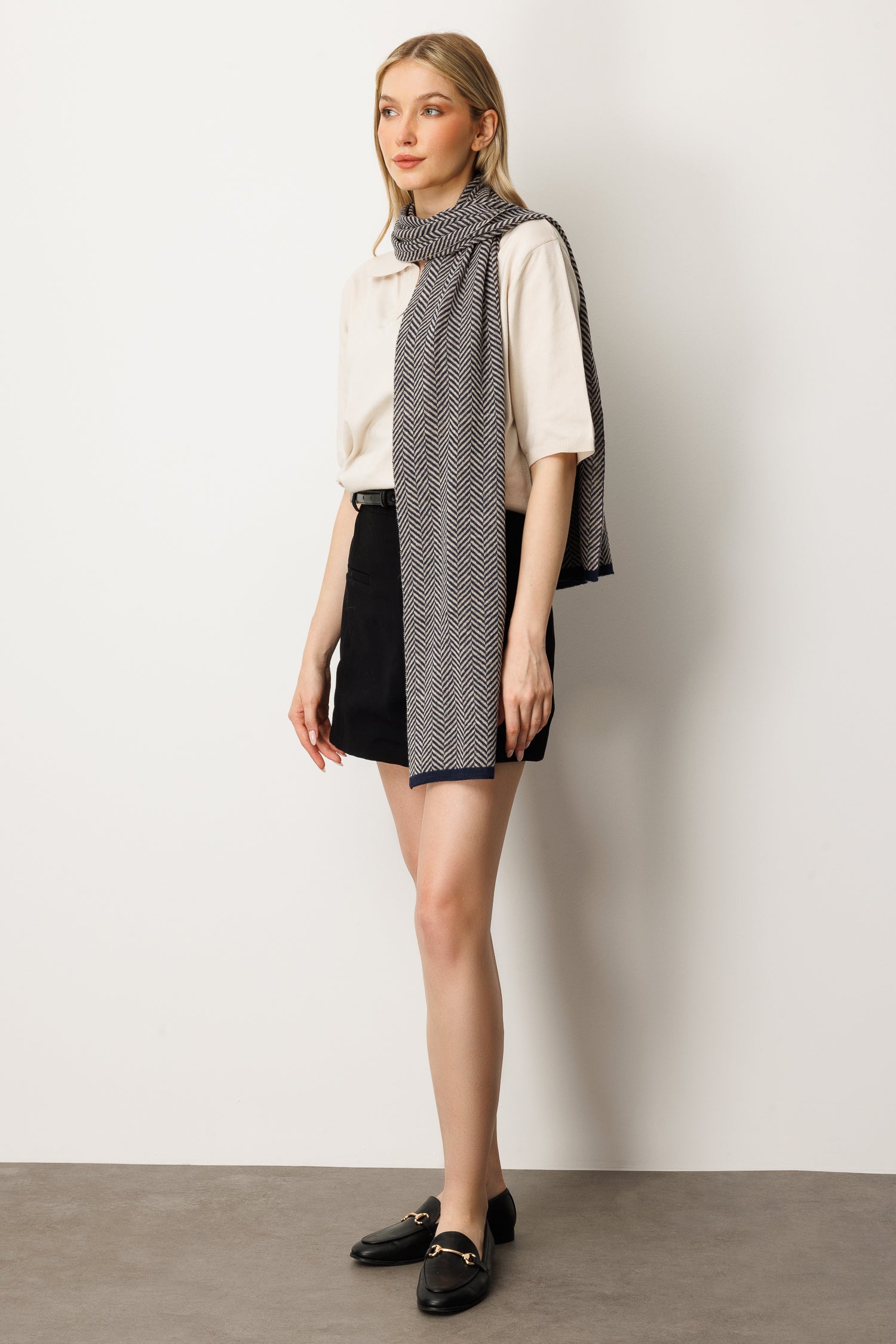 LYCIA SHAWL MARINEBLAUW-BEIGE