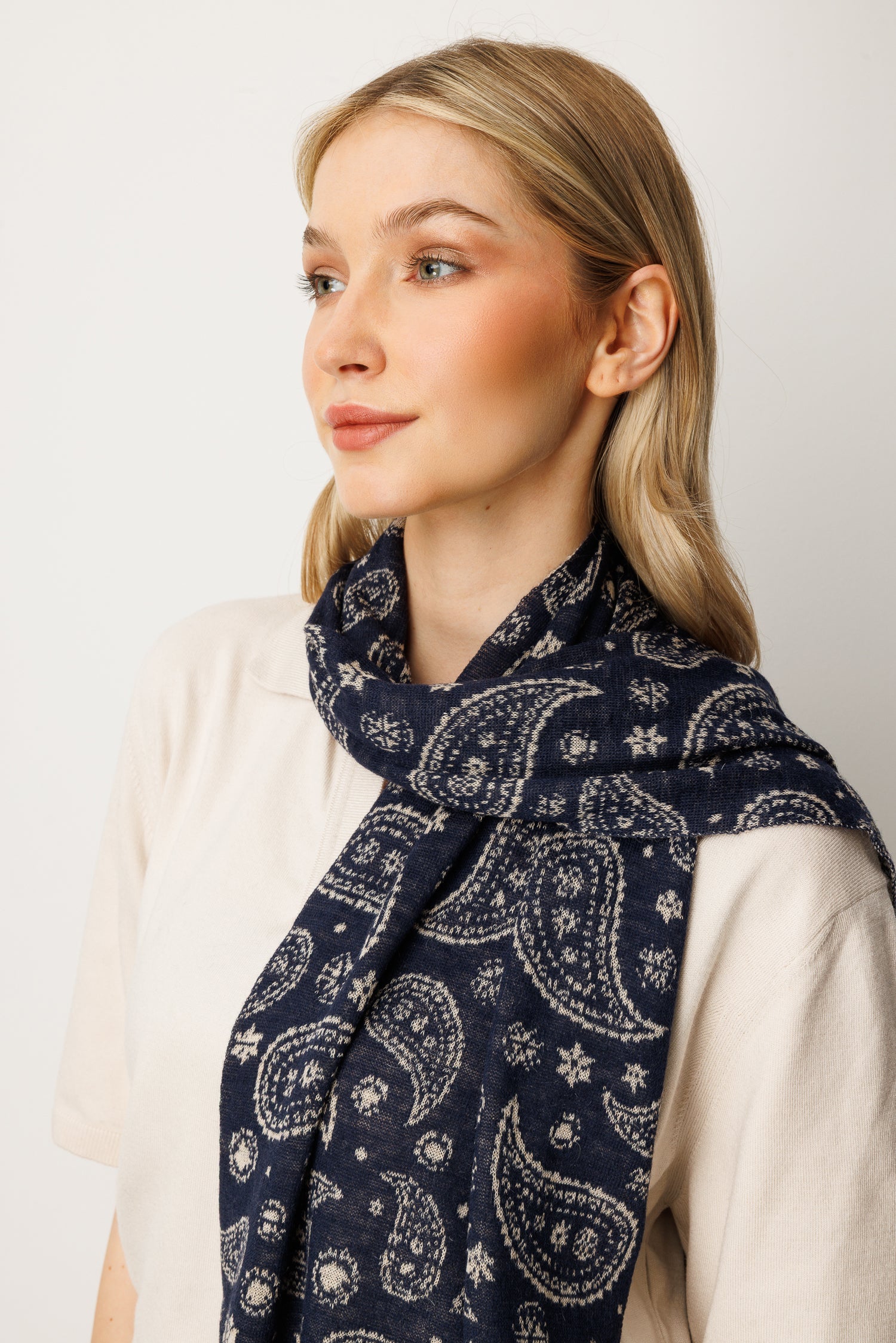 PATARA SHAWL NAVY-BEIGE