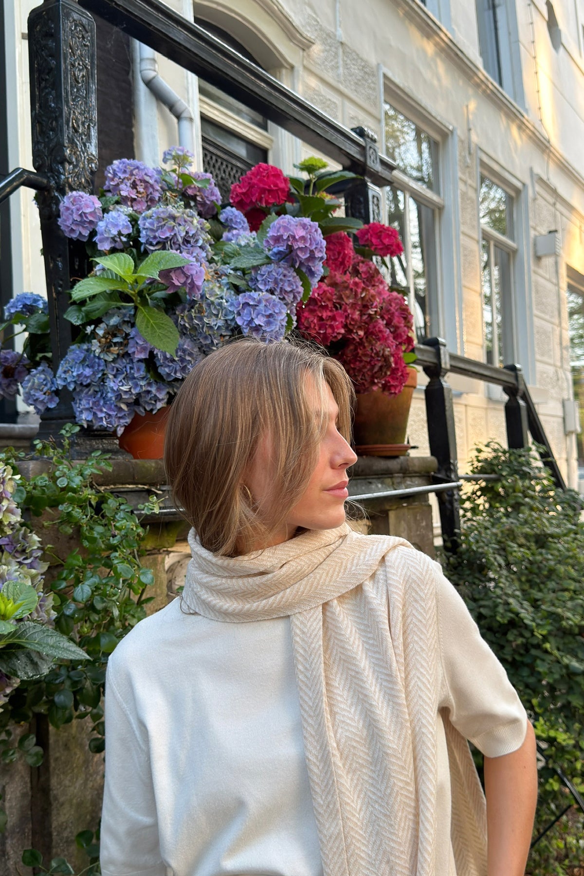 LYCIA SHAWL ECRU-BEIGE