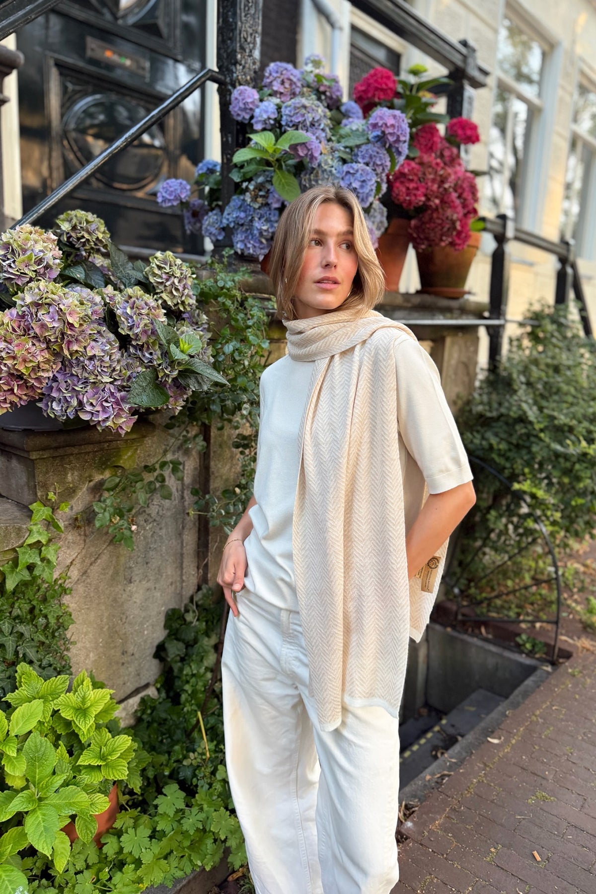 LYCIA SHAWL ECRU-BEIGE