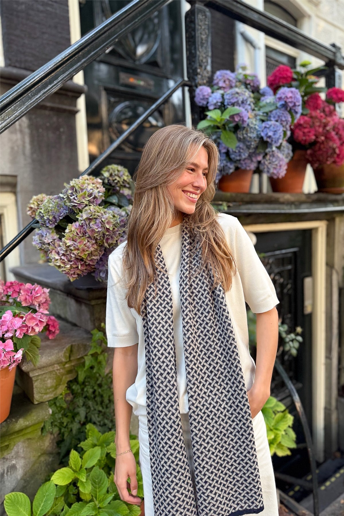 HITTITE SCARF NAVY-BEIGE