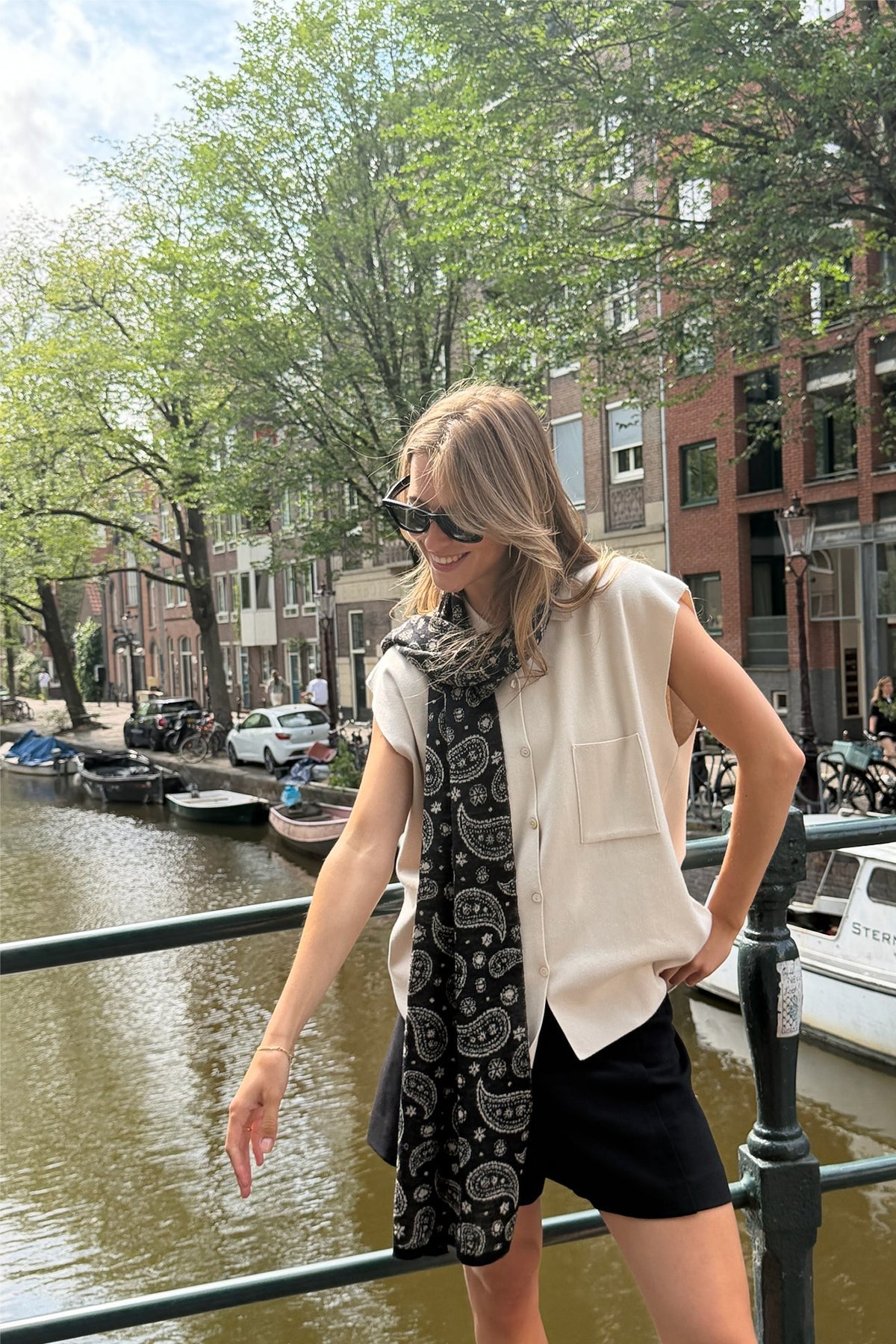 PATARA SHAWL BLACK-BEIGE