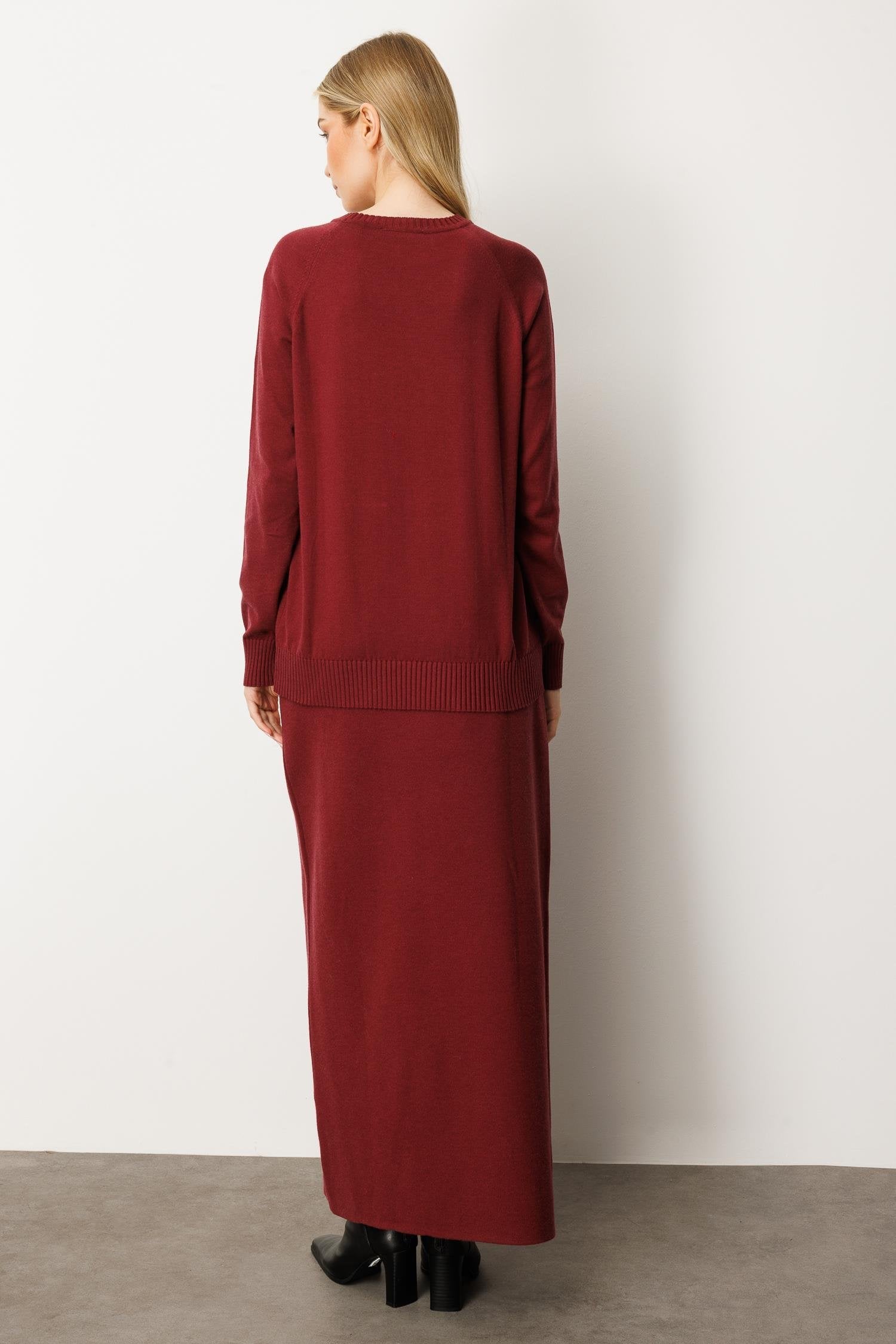 Long-Sleeve Crew Neck Knit Top - Burgundy