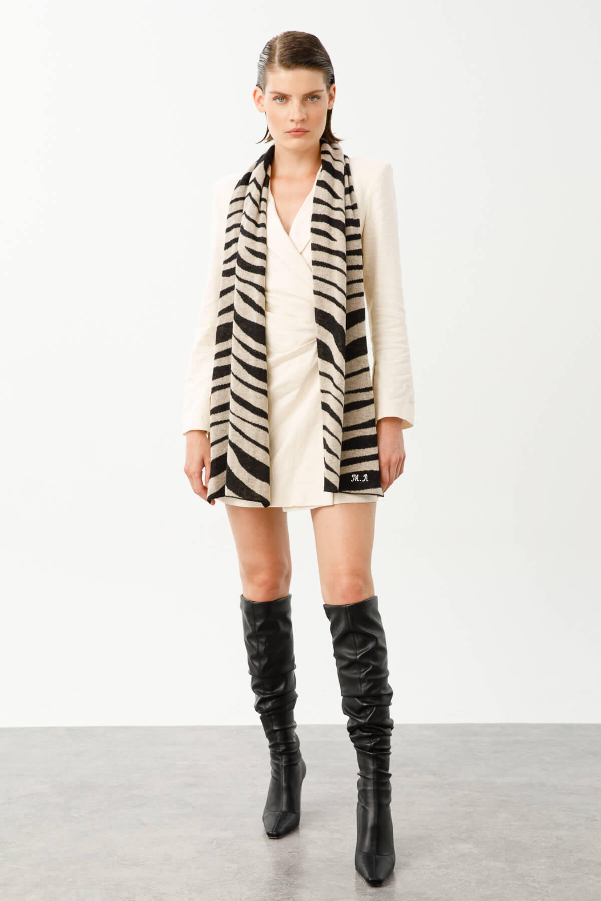 TIJGER SJAAL ZWART-BEIGE