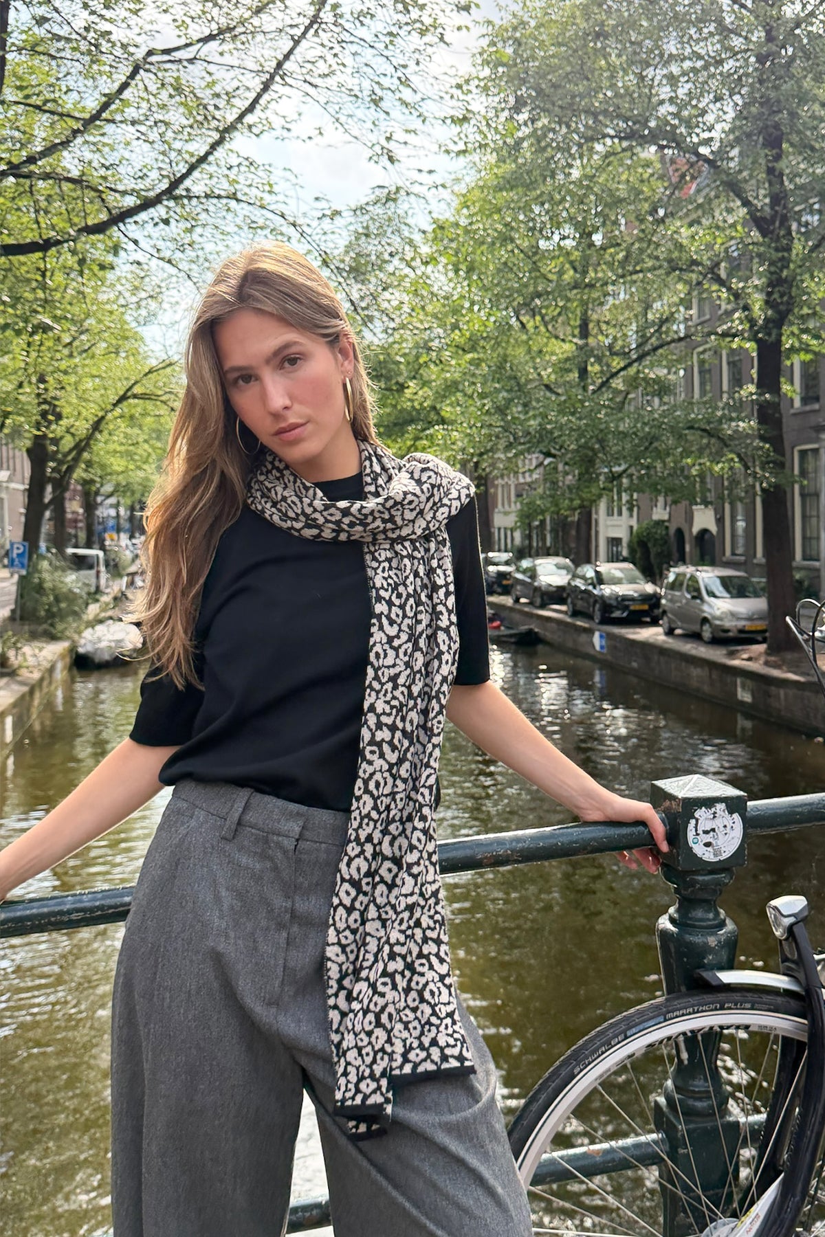 LEOPARD SHAWL BLACK-BEIGE