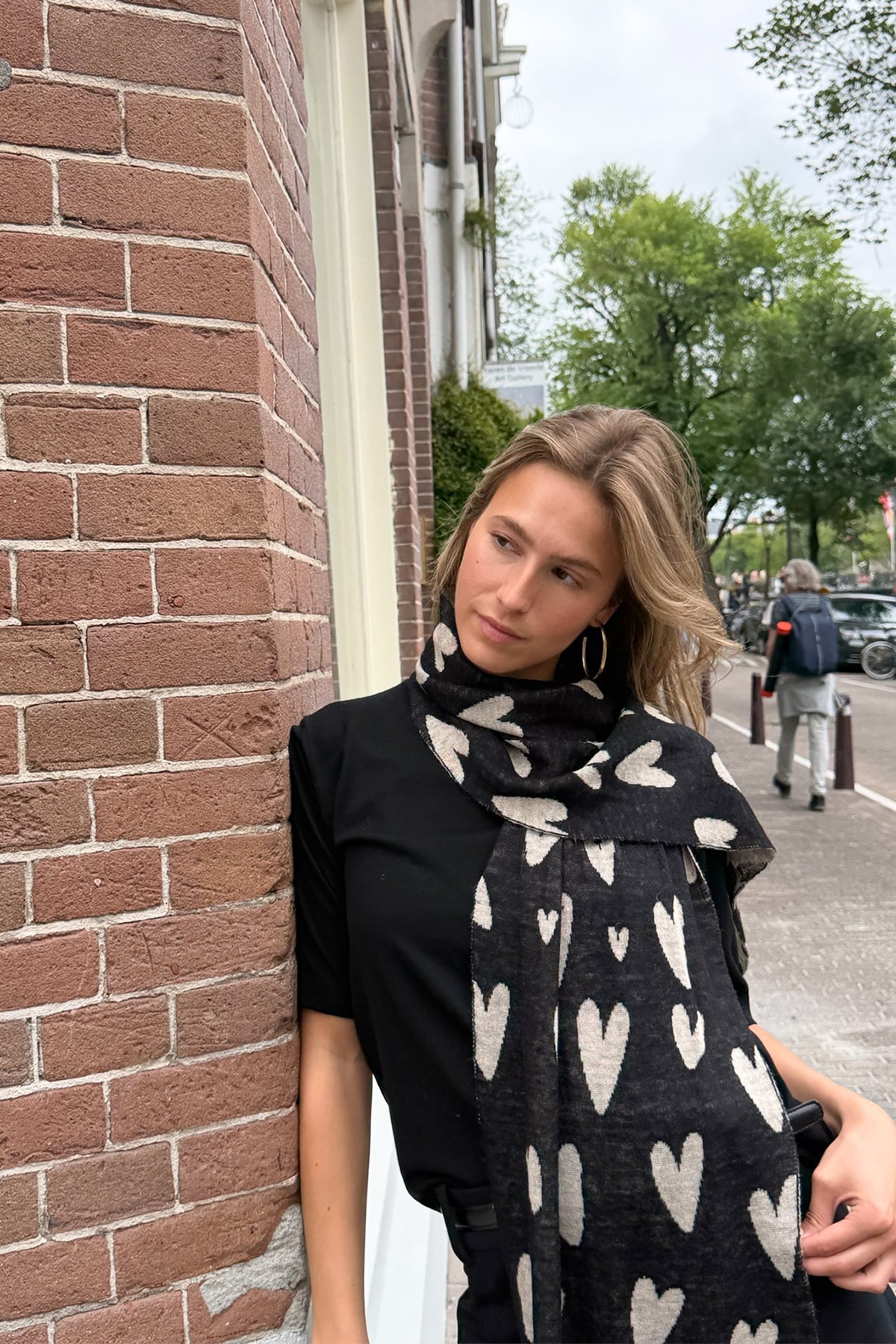 HEARTS WOMEN SHAWL