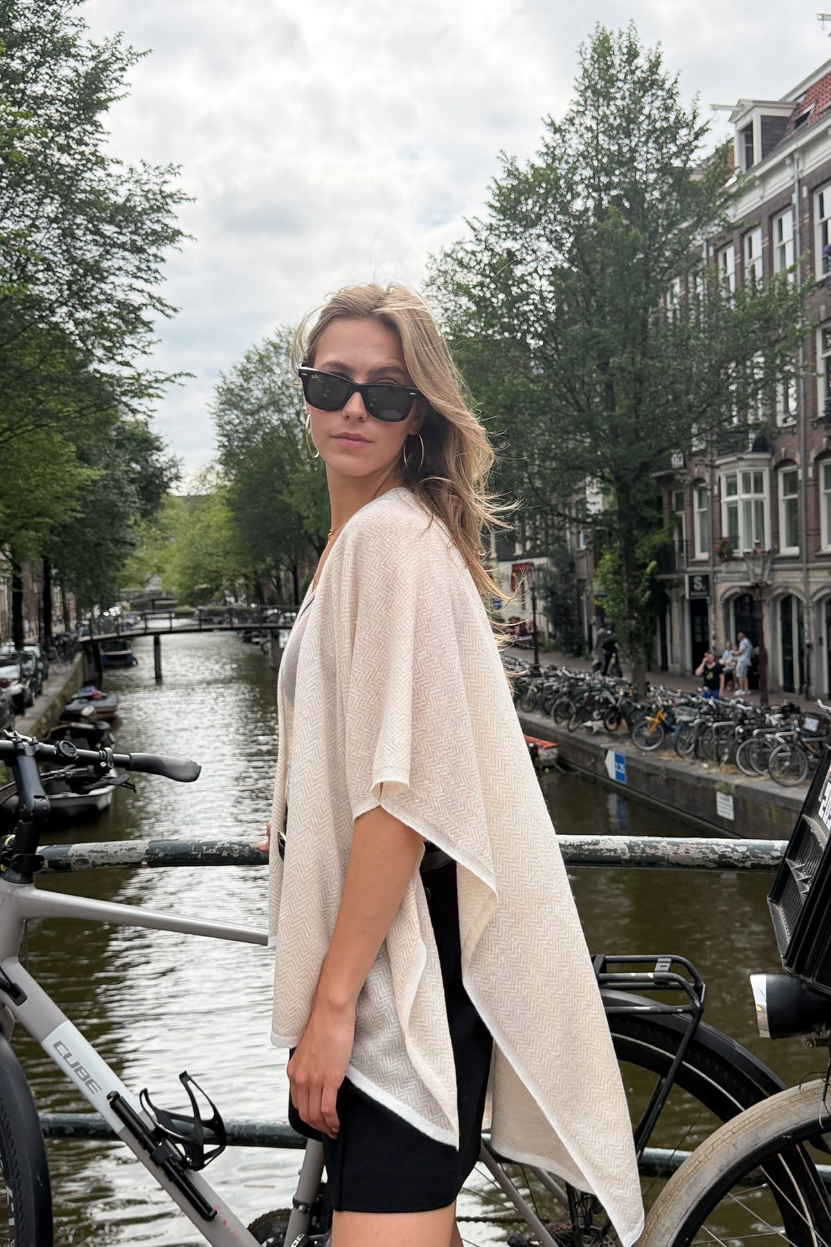 LYDIA STOLE ECRU-BEIGE