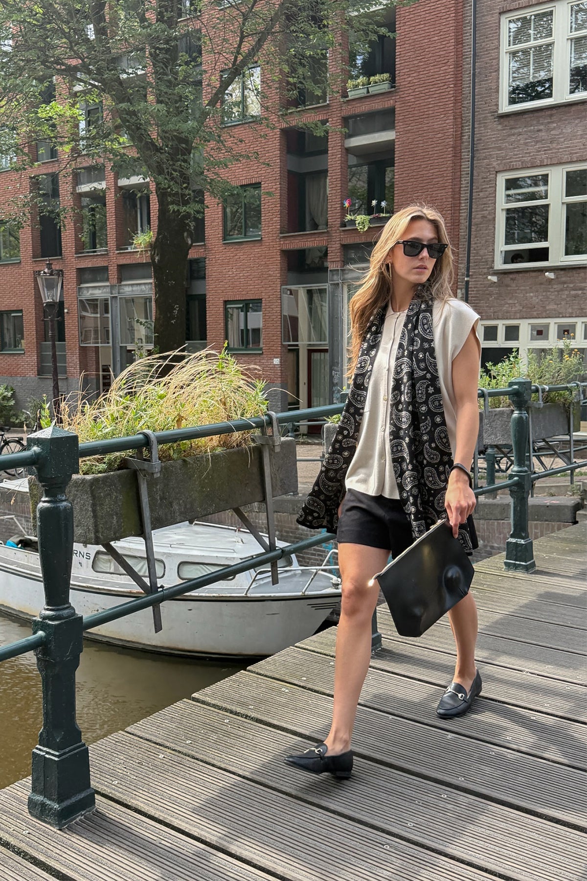 PATARA SHAWL BLACK-BEIGE