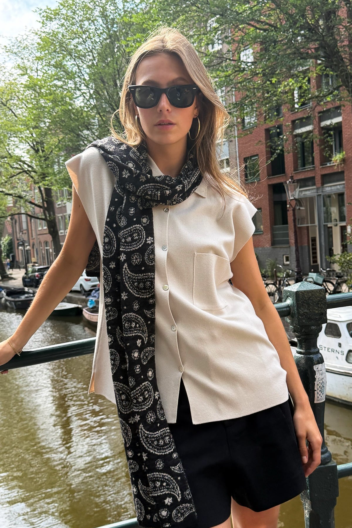 PATARA SHAWL BLACK-BEIGE