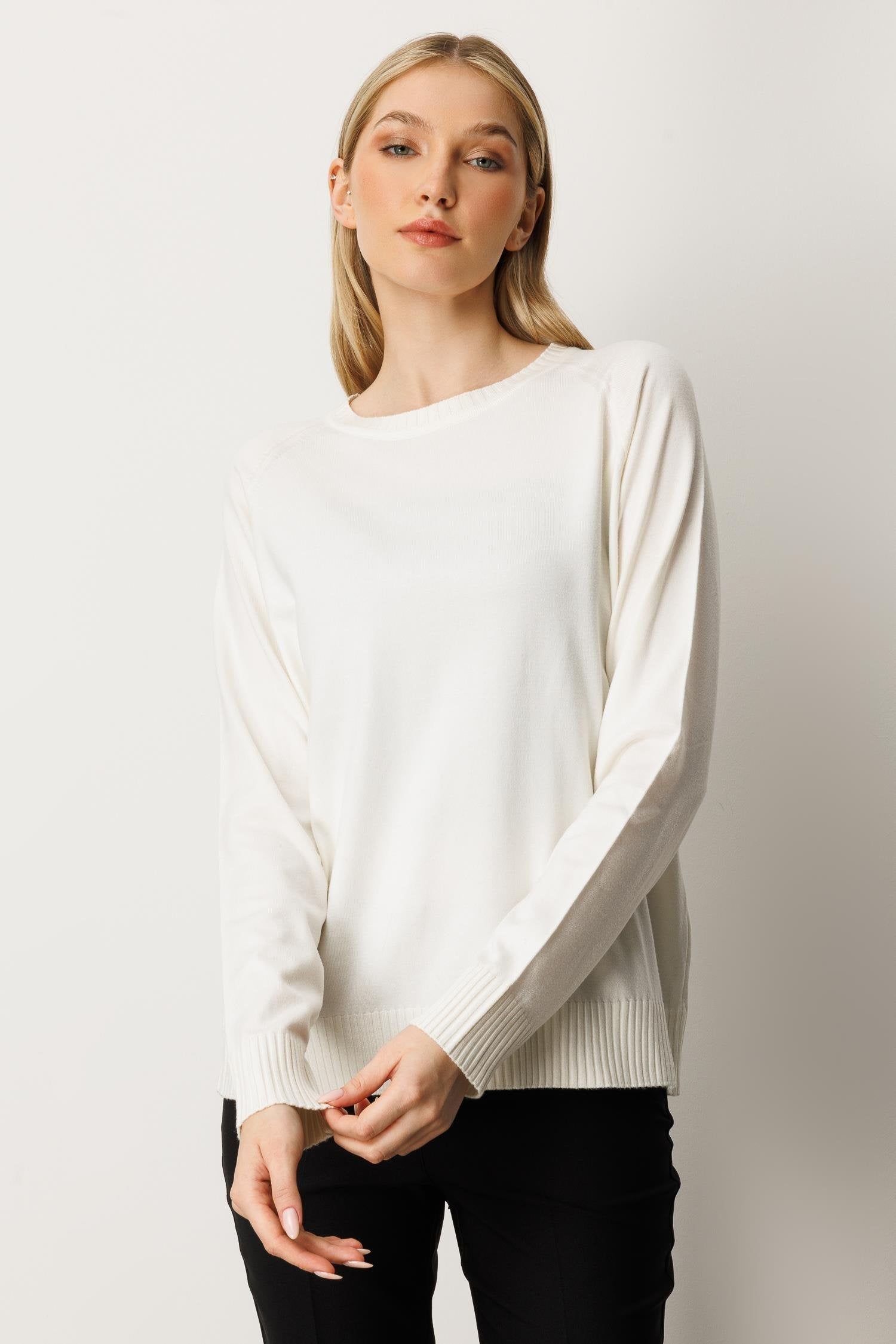 Long-Sleeve Crew Neck Knit Top - White
